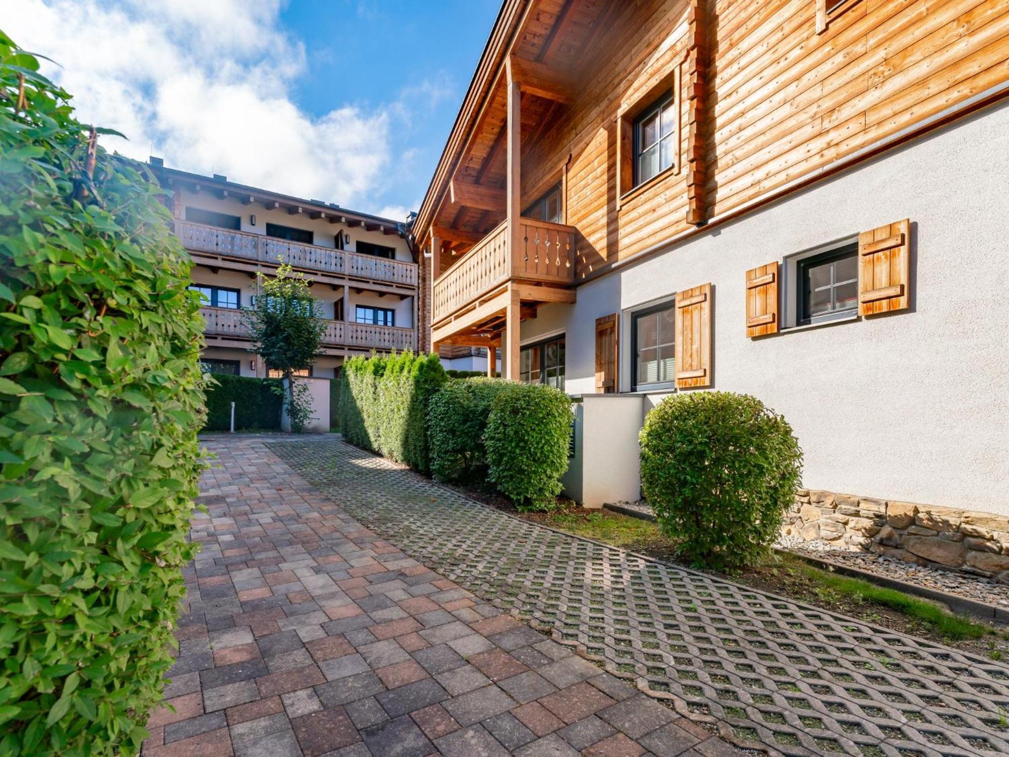 Arieke E10 Lägenhet Kaprun Exteriör bild